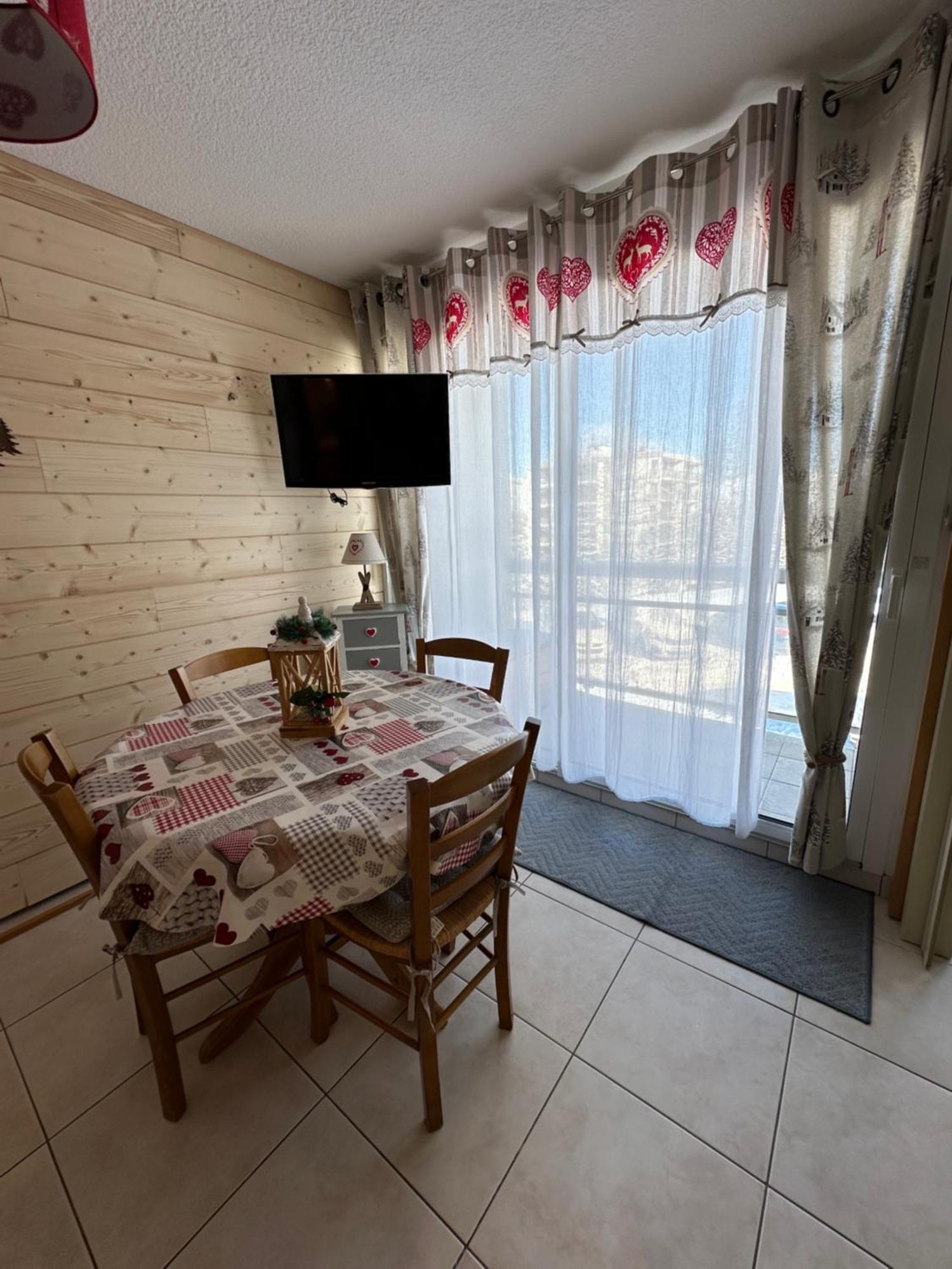 Superbe appartement à 50m des pistes parking privé Fontcouverte-la-Toussuire Extérieur photo