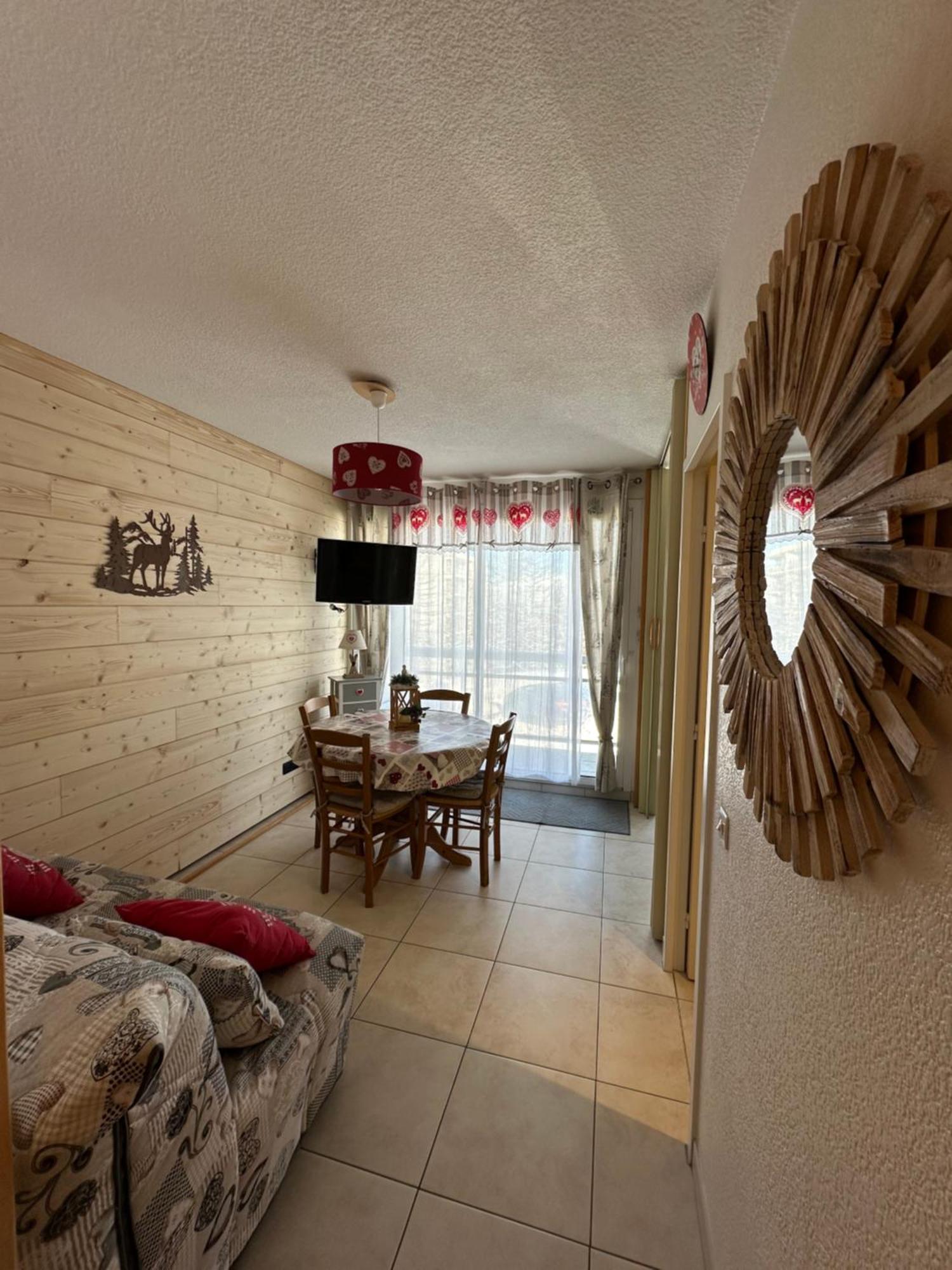 Superbe appartement à 50m des pistes parking privé Fontcouverte-la-Toussuire Extérieur photo